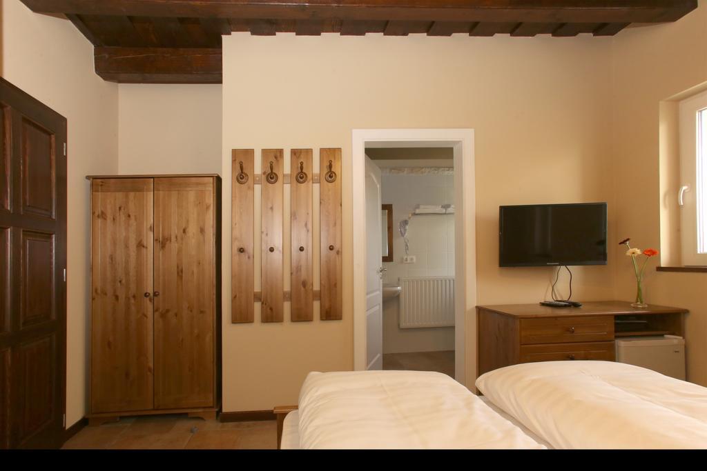 Bük Aurora Panzio Bed & Breakfast エクステリア 写真