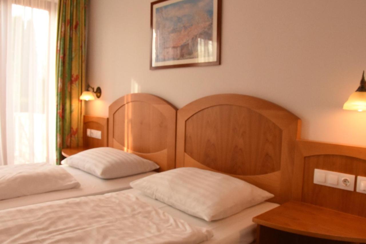 Bük Aurora Panzio Bed & Breakfast エクステリア 写真