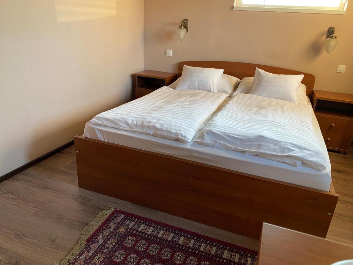 Bük Aurora Panzio Bed & Breakfast エクステリア 写真